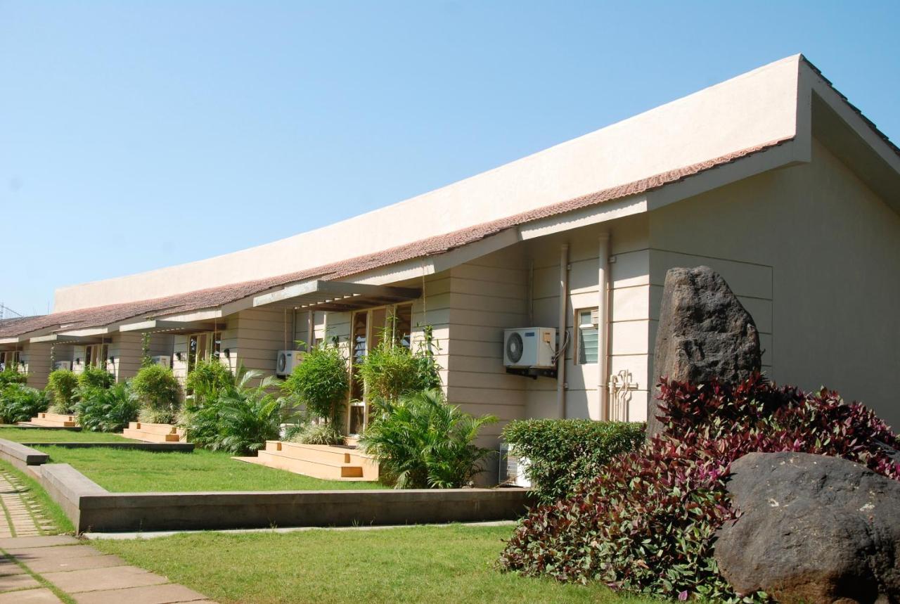 Manas Resort With Petting Zoo, Igatpuri Εξωτερικό φωτογραφία
